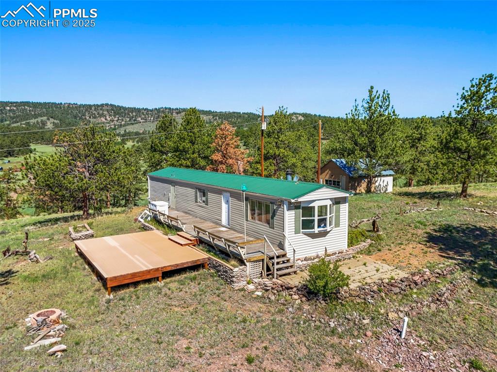 Image 3 of 32: Back of Structure