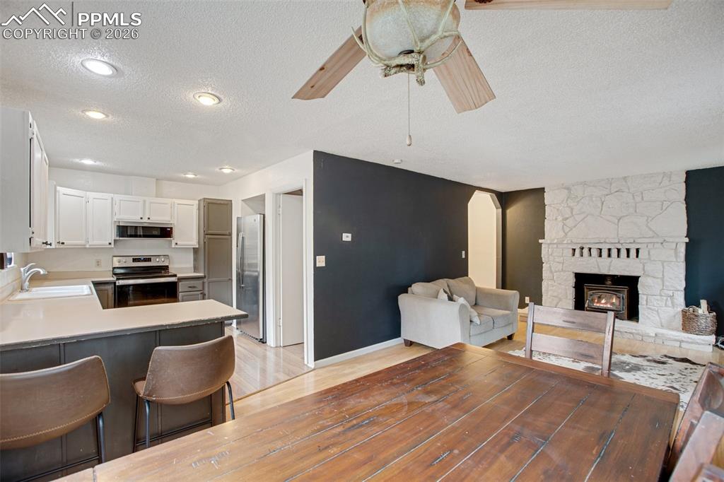 Image 19 of 50: Dining Area