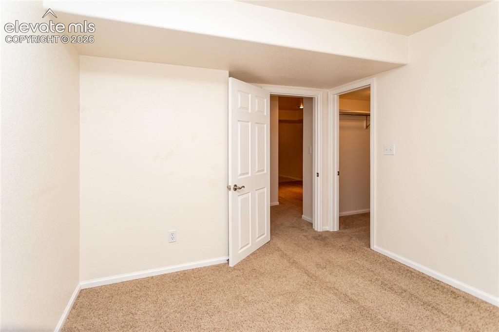 Image 19 of 49: Bedroom