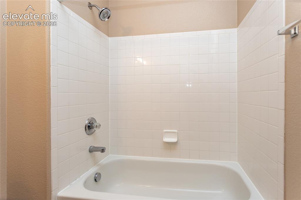 Image 31 of 49: Bathroom