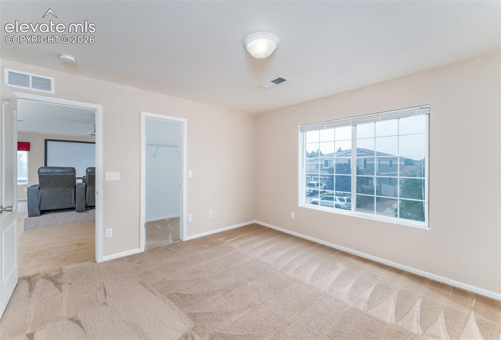 Image 16 of 41: Bedroom