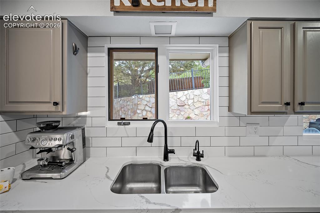 Image 7 of 36: Kitchen