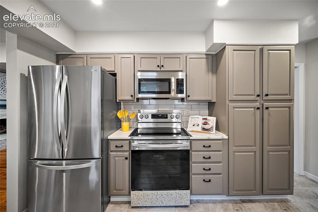 Image 8 of 36: Kitchen