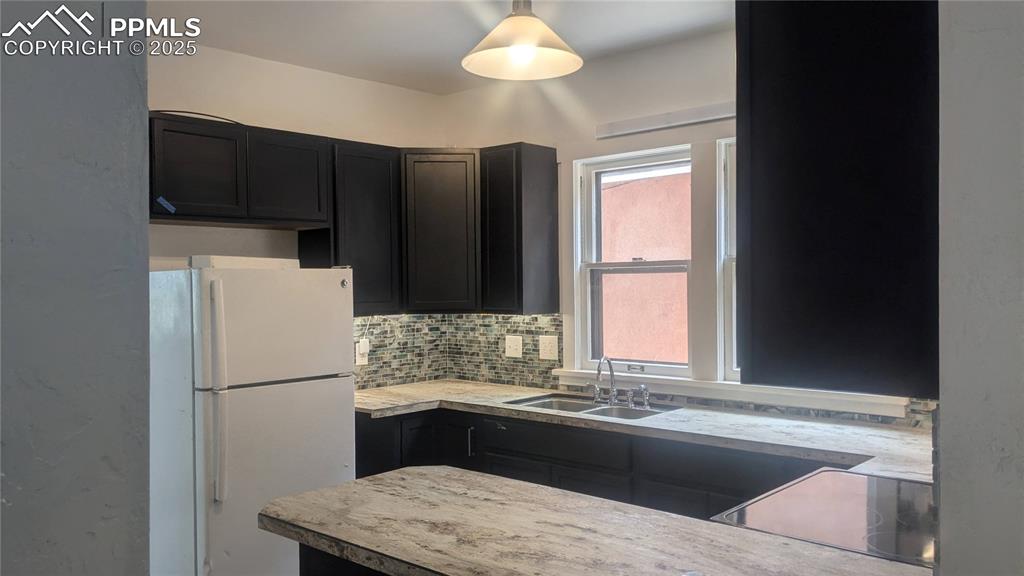 Image 6 of 26: Kitchen