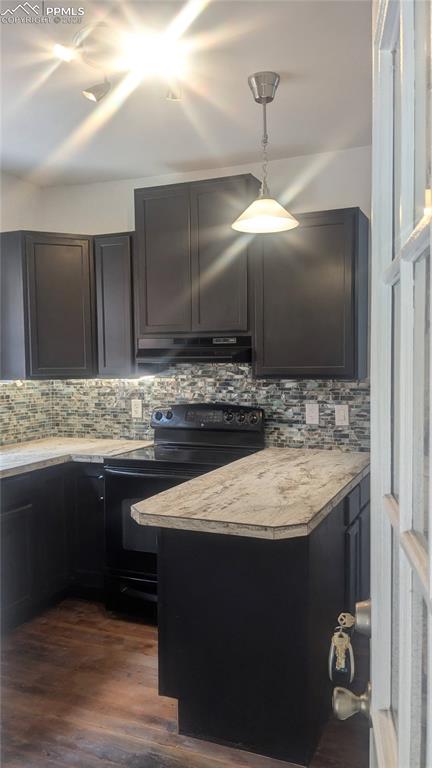 Image 7 of 26: Kitchen