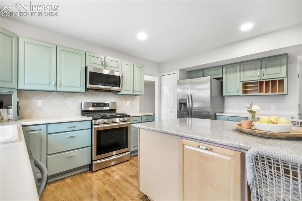 Image 11 of 50: Dining Area