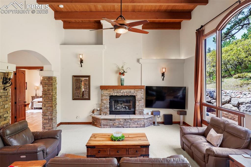 Image 12 of 50: Living Room