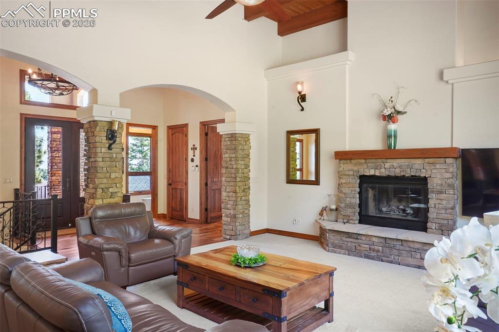 Image 13 of 50: Living Room