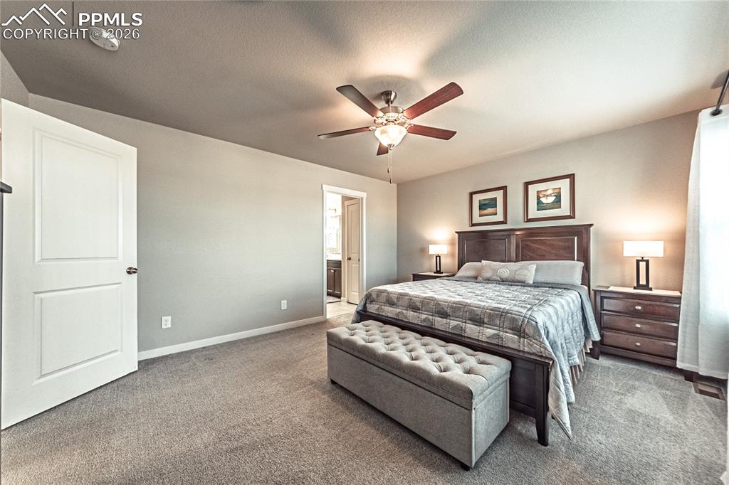 Image 19 of 40: Bedroom