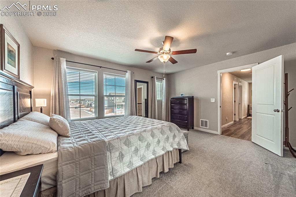 Image 21 of 40: Bedroom