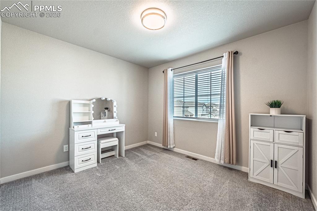 Image 29 of 40: Office