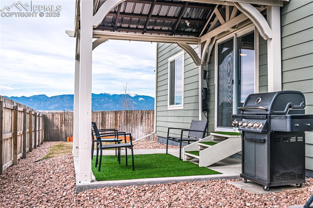 Image 38 of 40: Patio