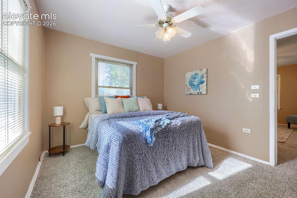 Image 8 of 32: Bedroom
