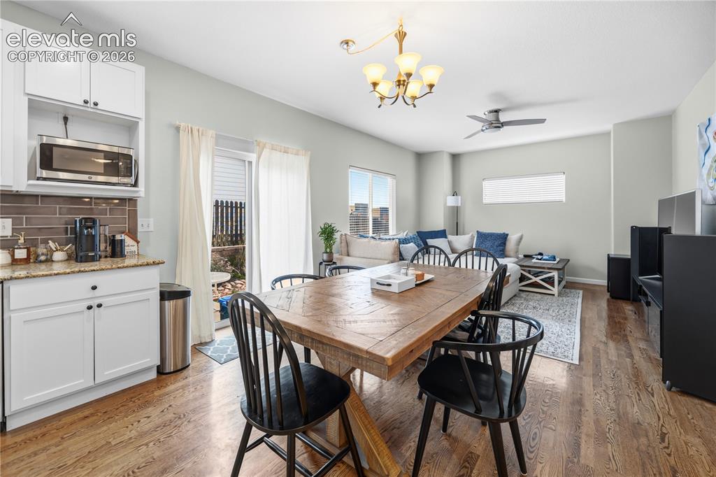 Image 10 of 36: Dining Area