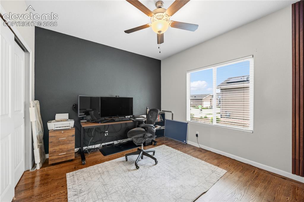 Image 6 of 36: Office