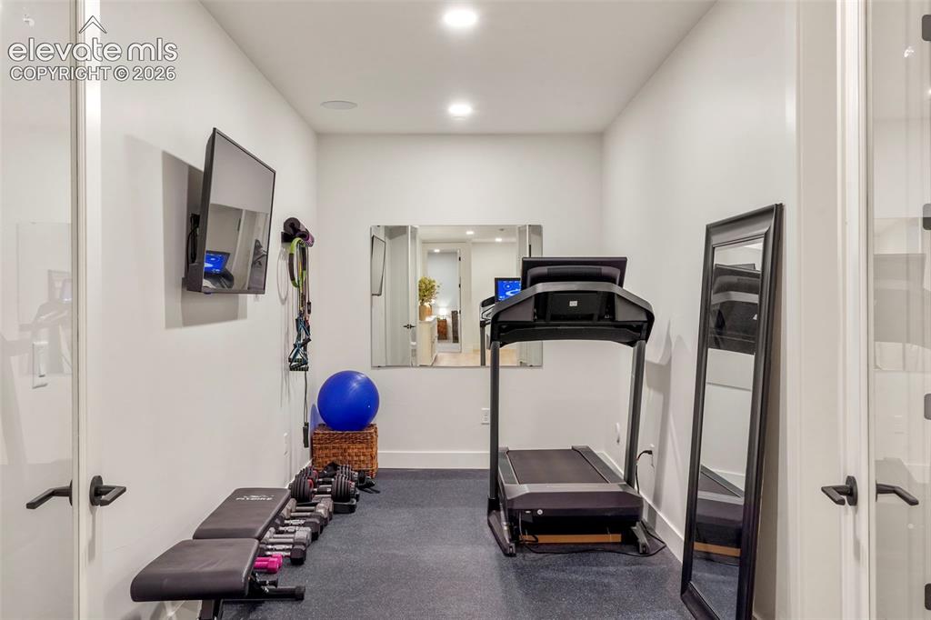 Image 26 of 40: Exercise Room