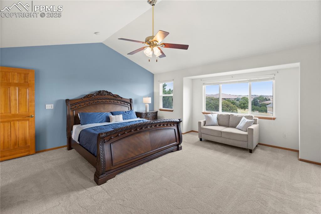 Image 18 of 41: Bedroom