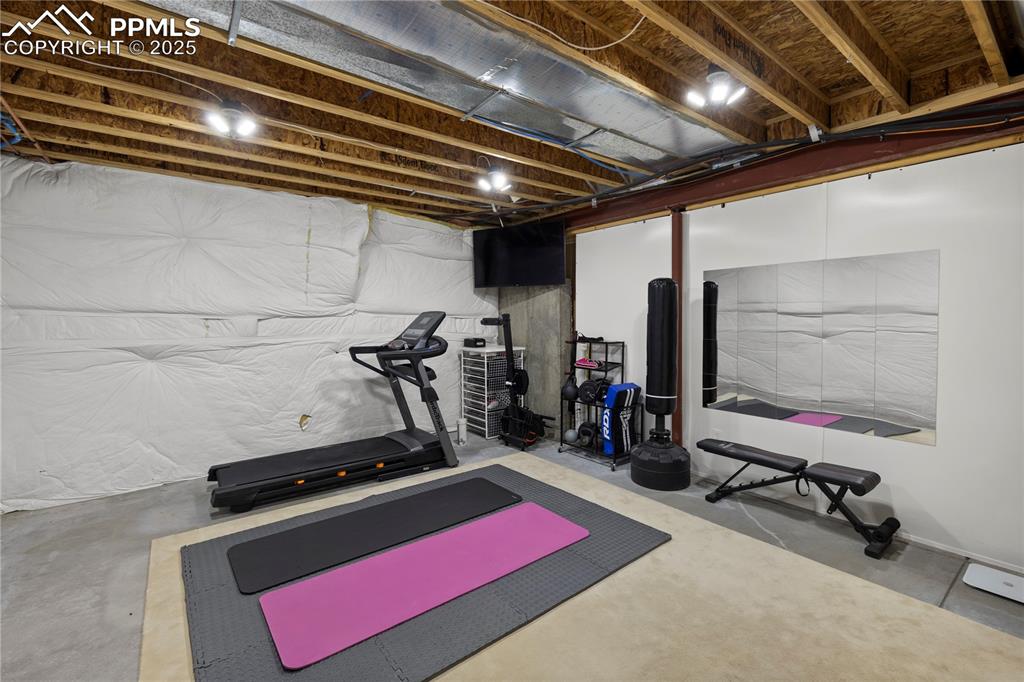 Image 33 of 41: Exercise Room