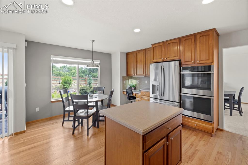 Image 9 of 41: Kitchen