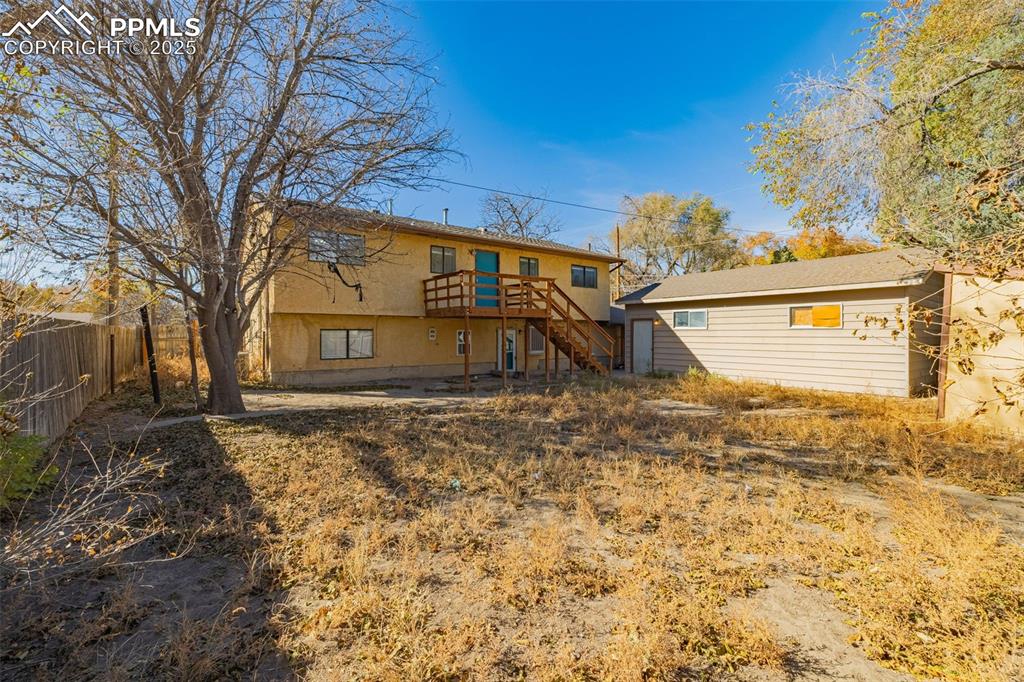 Image 24 of 35: Back of Structure