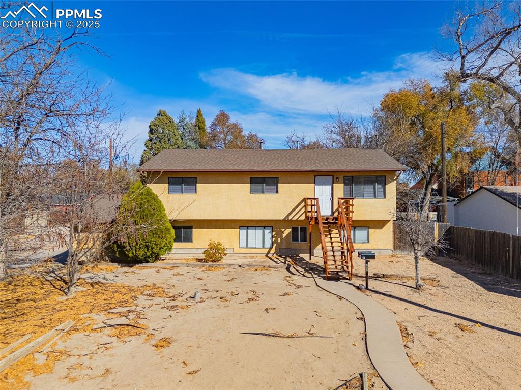 Image 26 of 35: Back of Structure