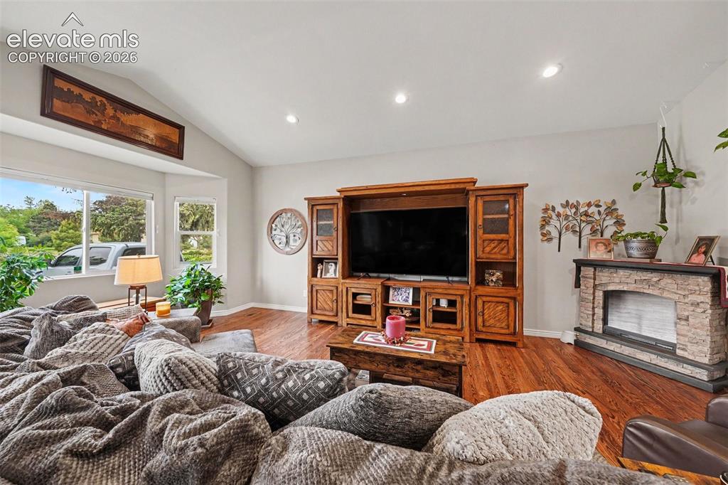 Image 7 of 46: Living Room