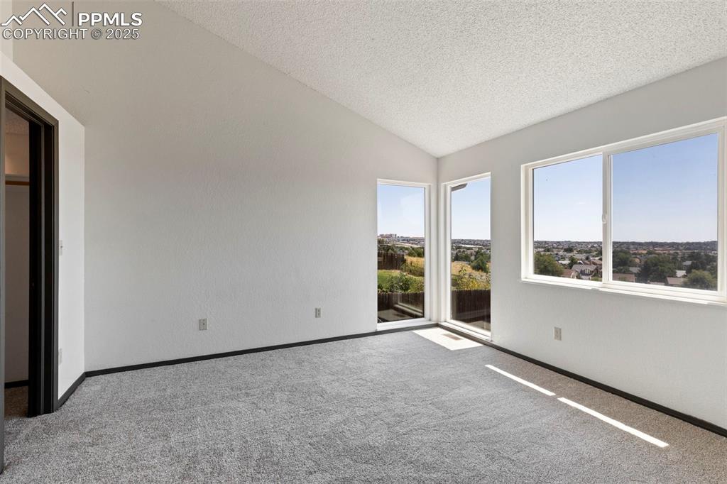 Image 17 of 33: Bedroom