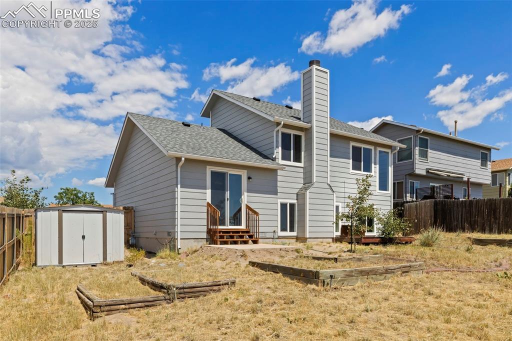 Image 29 of 33: Back of Structure