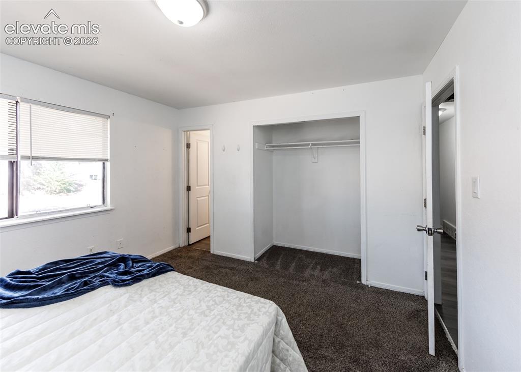 Image 14 of 32: Bedroom