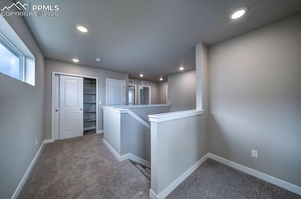 Image 14 of 33: Hallway