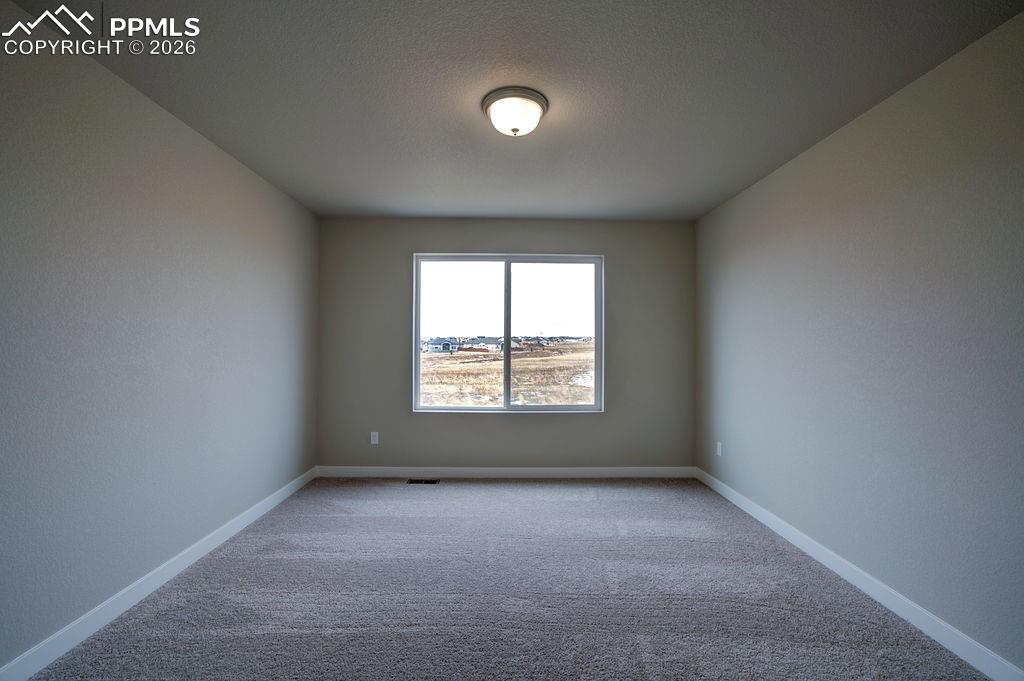 Image 17 of 33: Bedroom