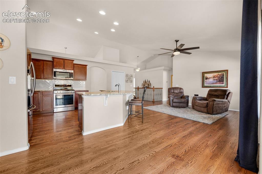 Image 11 of 45: Kitchen