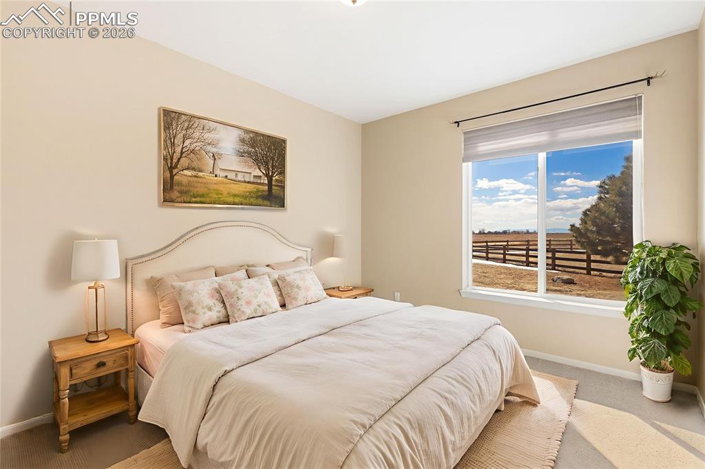 Image 16 of 40: Bedroom