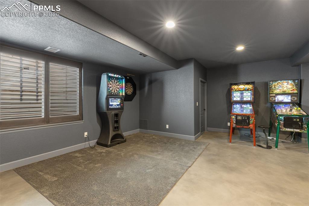 Image 31 of 40: Game Room