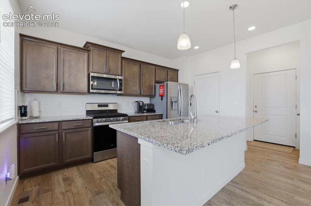 Image 12 of 41: Kitchen
