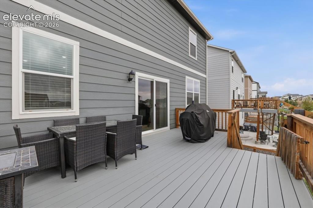 Image 35 of 41: Deck