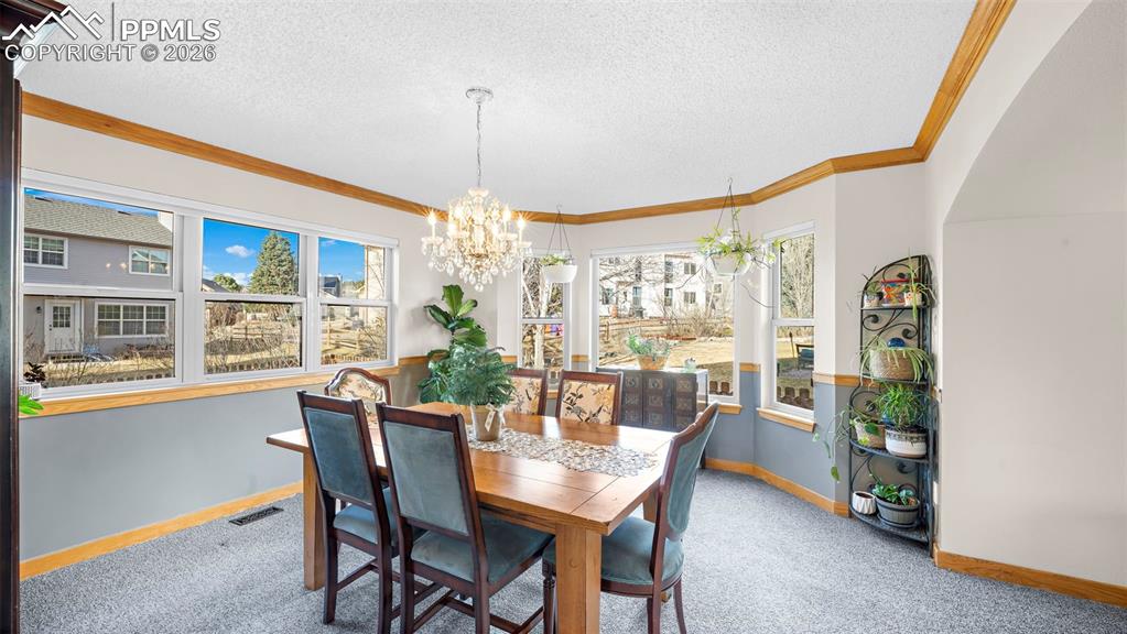 Image 15 of 45: Dining Room