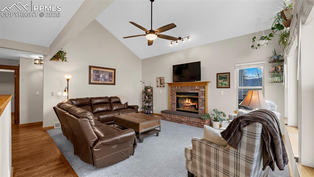 Image 19 of 45: Family Room