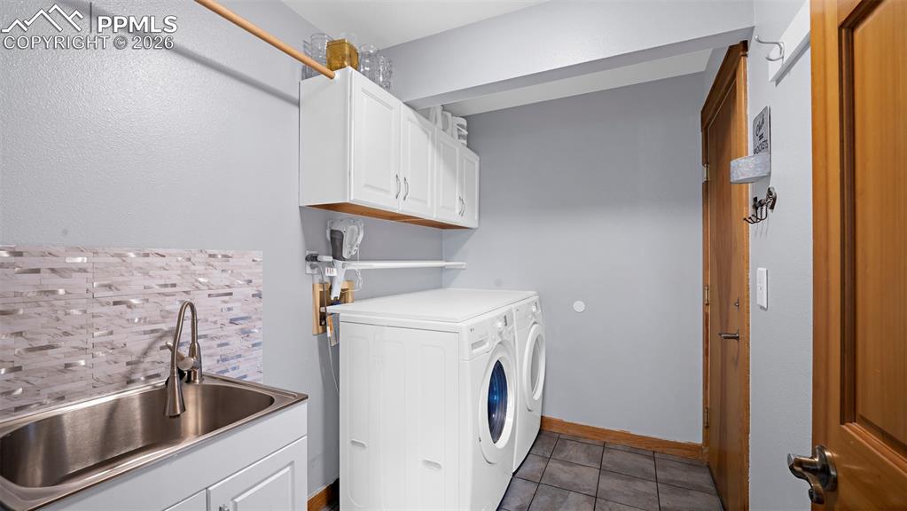 Image 24 of 45: Laundry