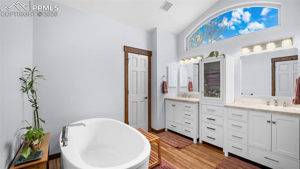 Image 28 of 45: Master Bathroom