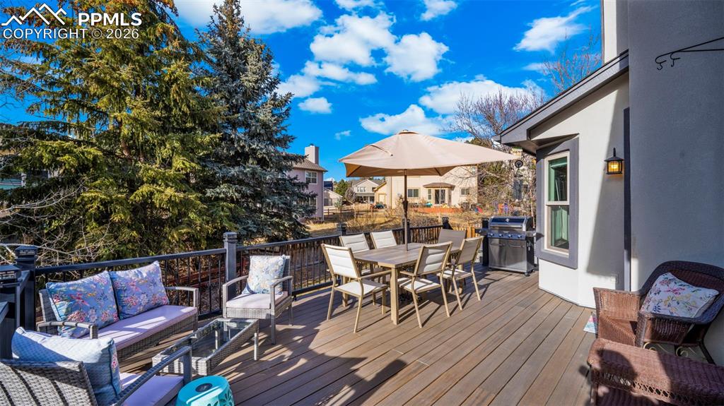 Image 40 of 45: Deck