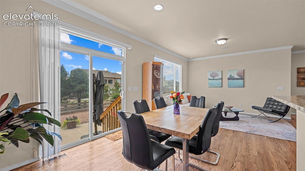 Image 14 of 44: Dining Area