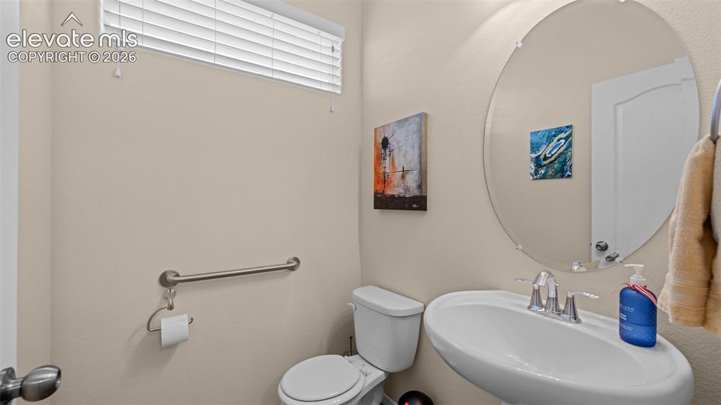 Image 8 of 44: Bathroom