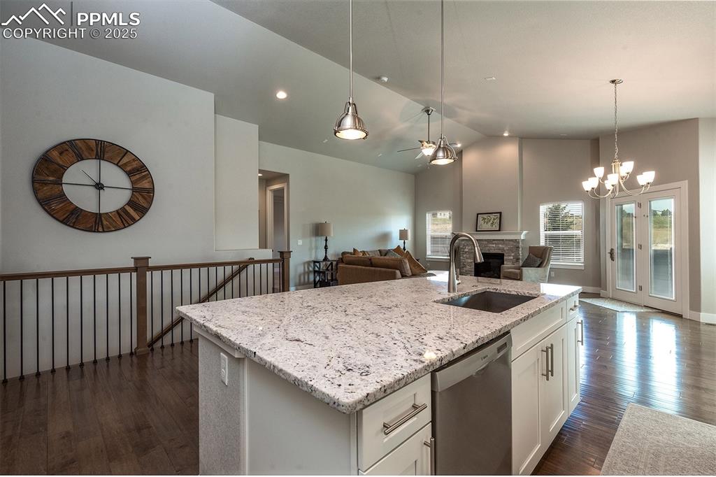 Image 12 of 46: Kitchen
