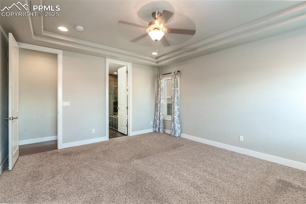 Image 19 of 46: Bedroom