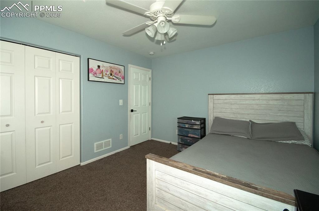 Image 21 of 42: Bedroom