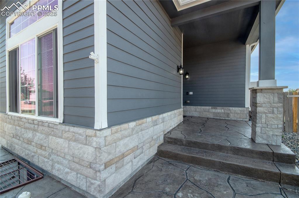 Image 3 of 42: Entry