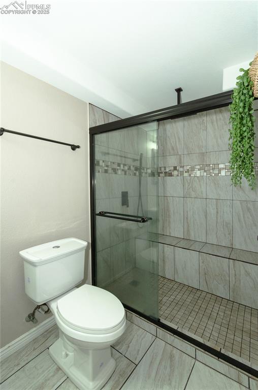 Image 30 of 42: Bathroom