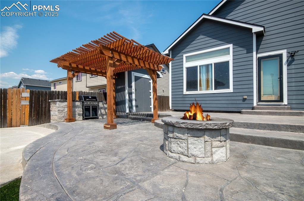 Image 38 of 42: Patio