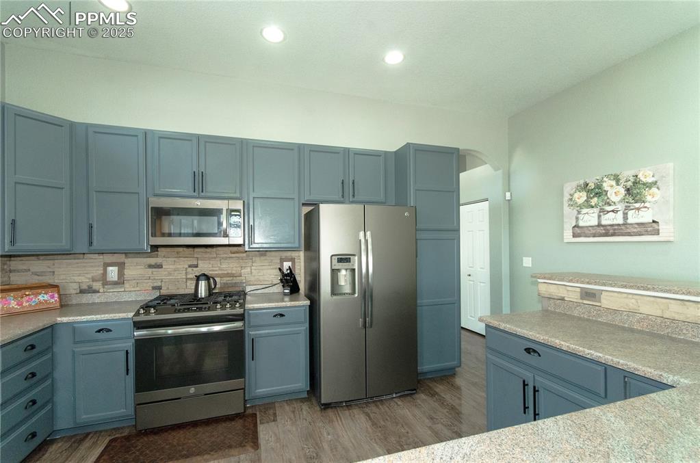 Image 9 of 42: Kitchen